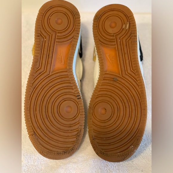 Nike Air Force 1 Vandalized
Sail Chrome Yellow (Women's) size 7 (BV0740-101) - Picture 14 of 14